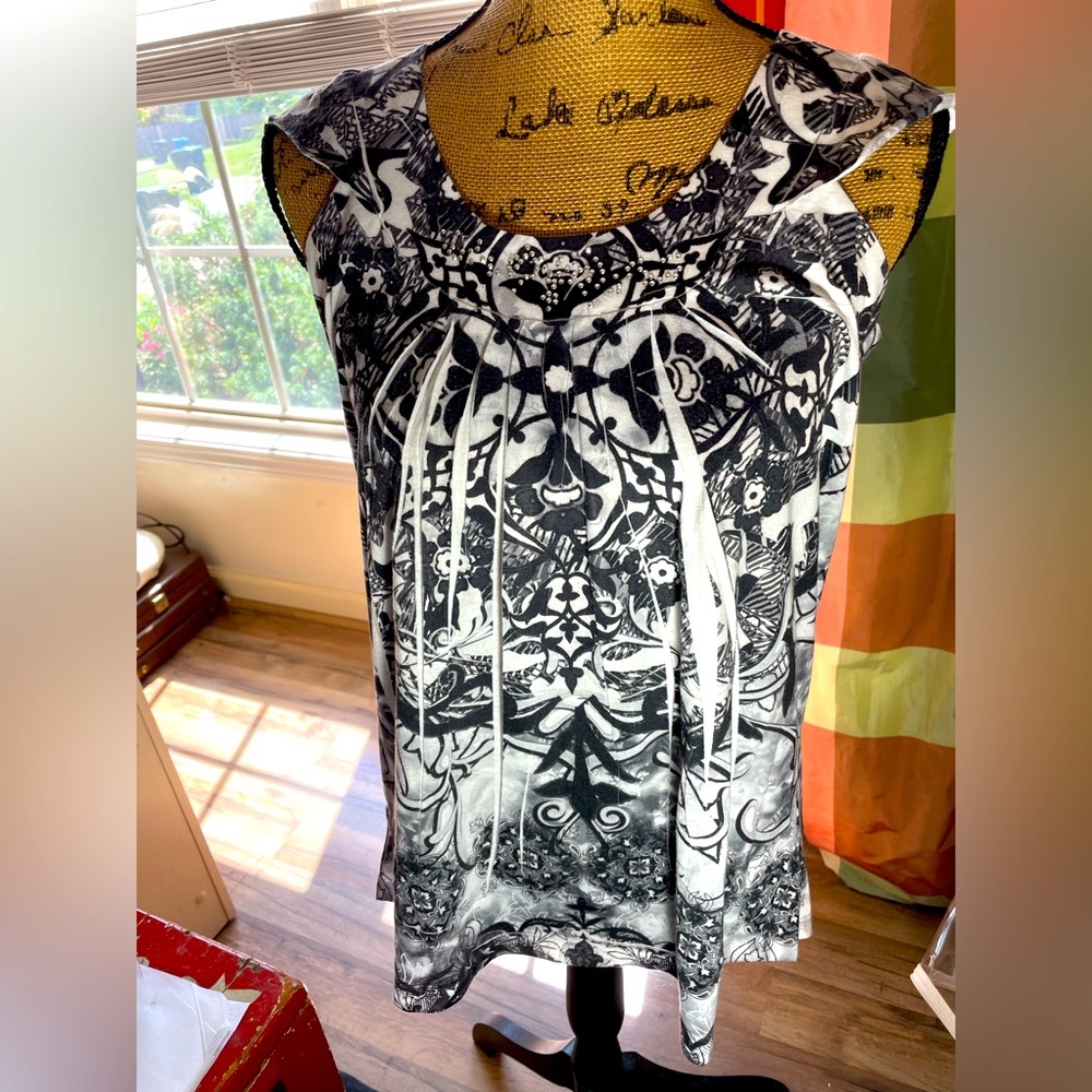One World Small Black White Embellished Top